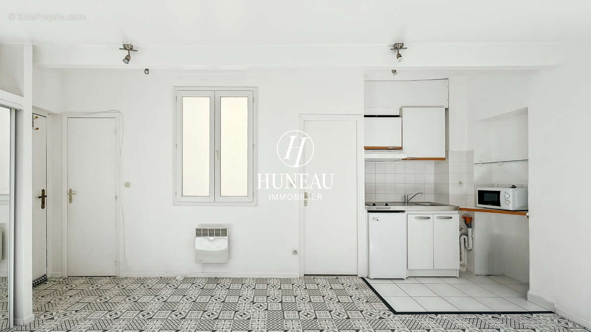 Appartement à PARIS-14E