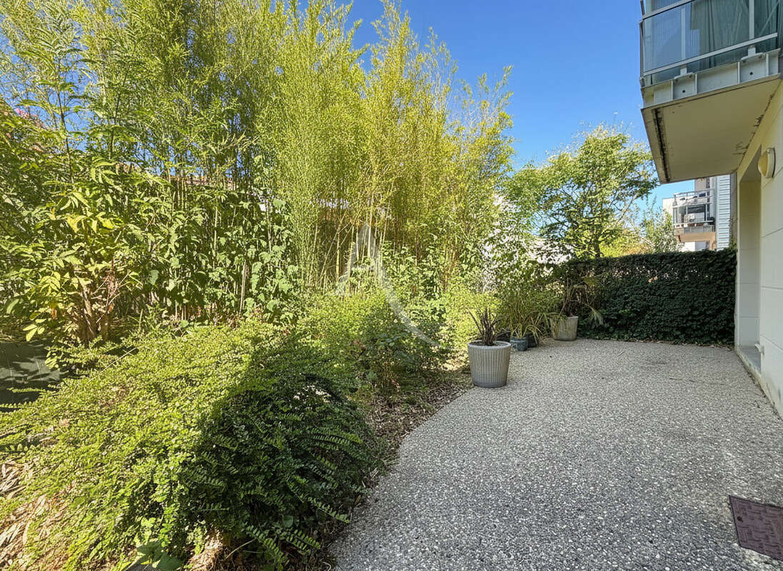 À 1 min de la rochelle appartement t3 rez-de-jardin - photo 2