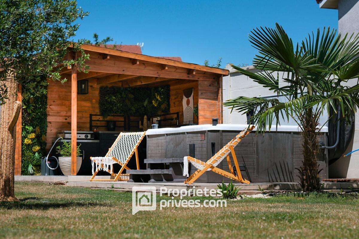 Maison à FONTENAY-LES-BRIIS