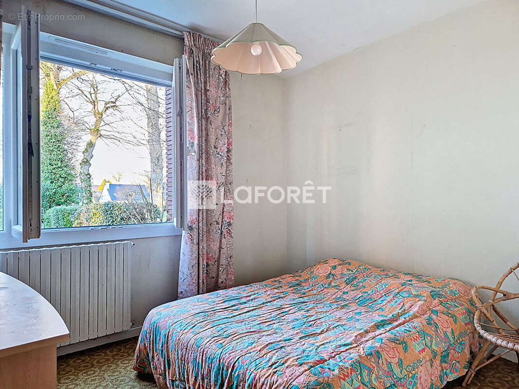 MAISON DE BOURG - LE RHEU - 8 pièces, 5 chambres - 187 m2 - Parcelle 566 m2 - photo 6