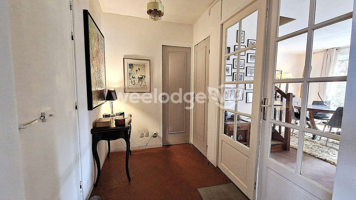 Maison à VOISINS-LE-BRETONNEUX