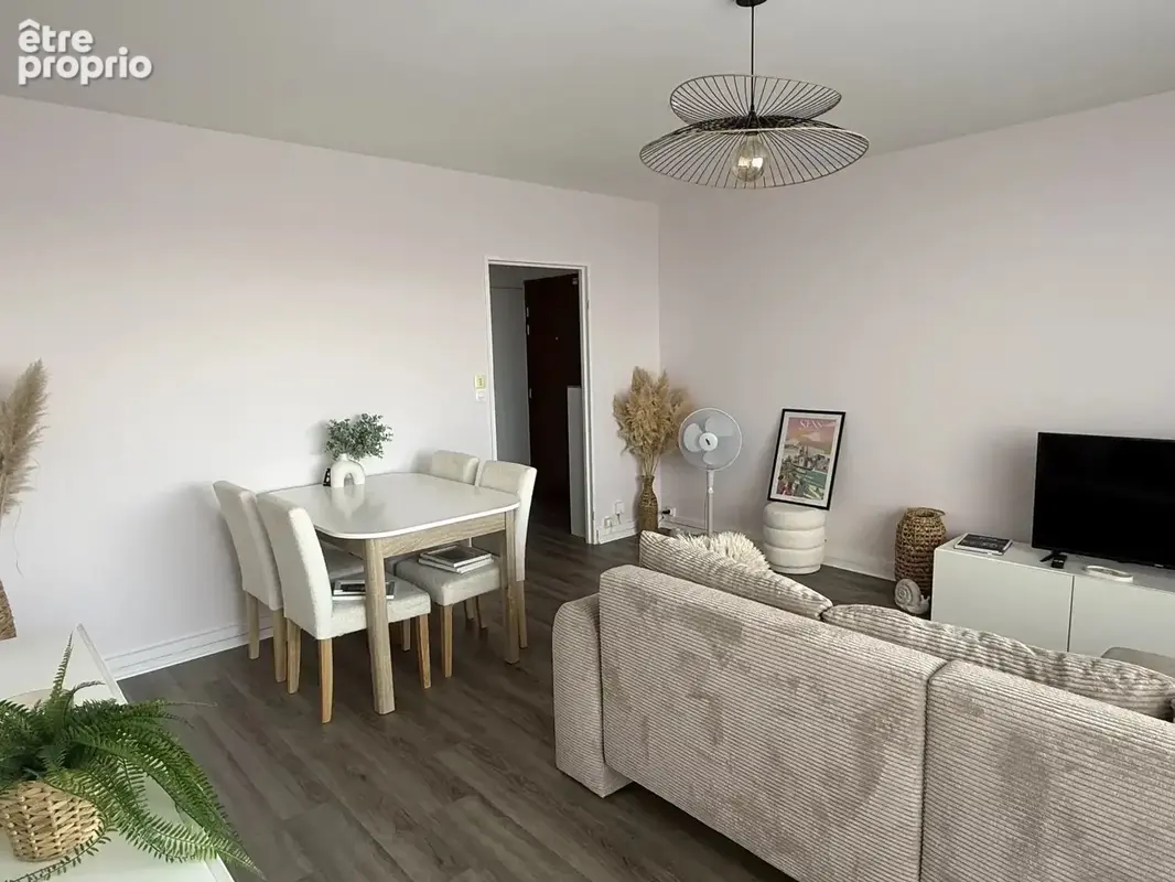 Appartement T3 avec balcon - parking et cave - SENS - photo 2