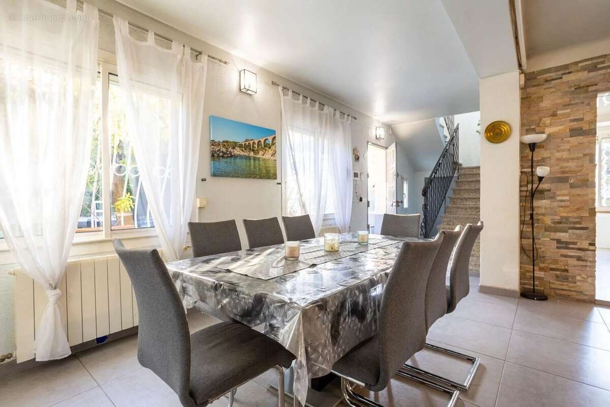 Appartement à MARSEILLE-12E