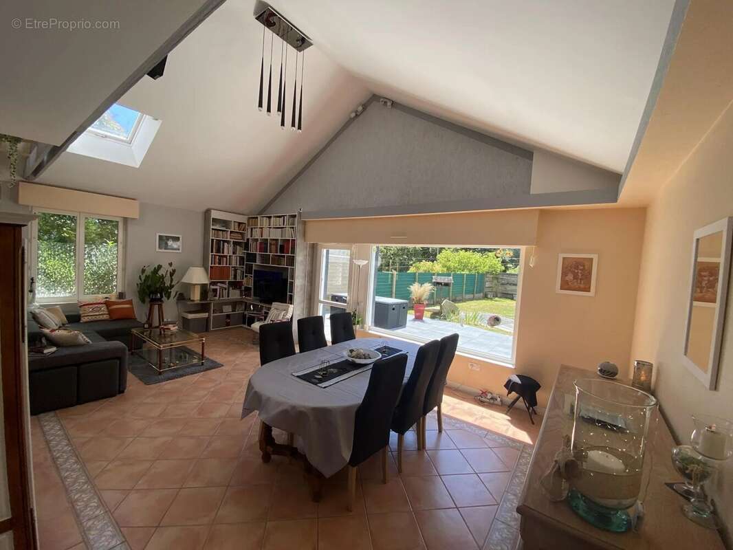 Maison de charme avec locatifs 206 m² de plain-pied – St Nolff 10 minutes du centre de Vannes - photo 4
