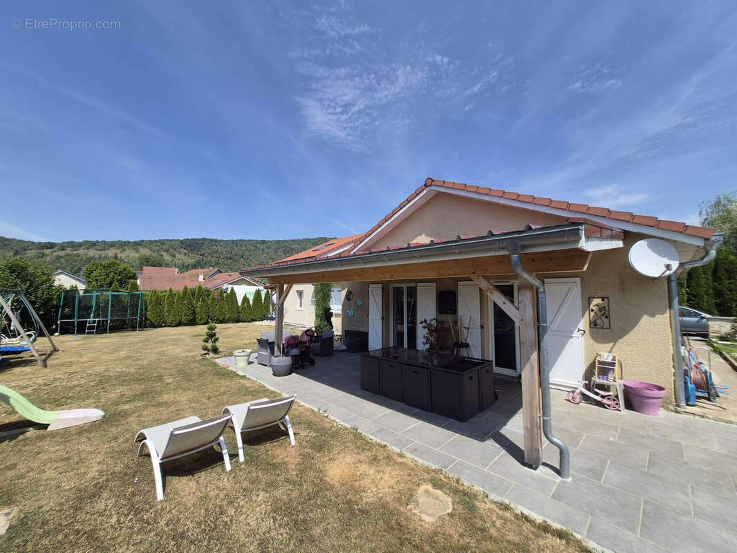 Maison individuelle de 172 m2 de 2008 édifiée sur un terrain de 880 m2 - photo 3