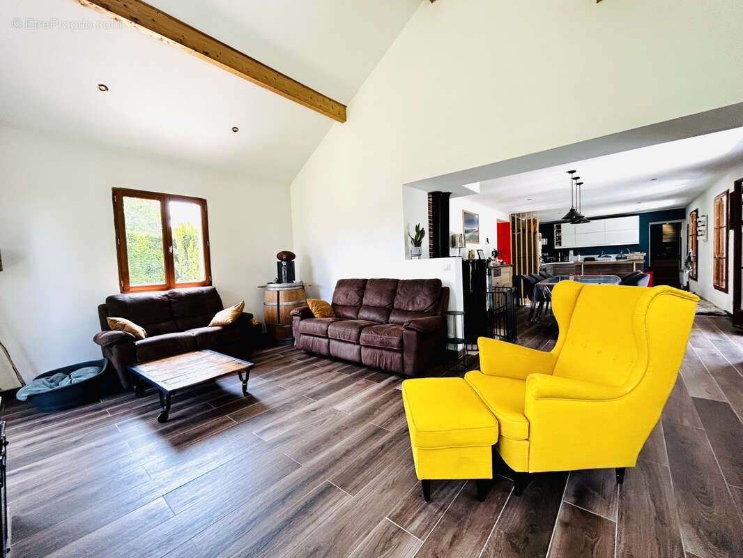 Maison à CRECY-LA-CHAPELLE