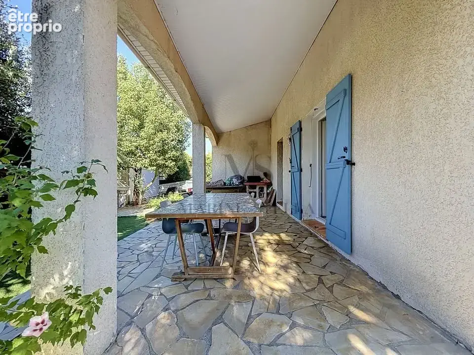 Maison avec piscine en centre-ville de Béziers : 3 chambres, garage et jardin arboré - photo 4