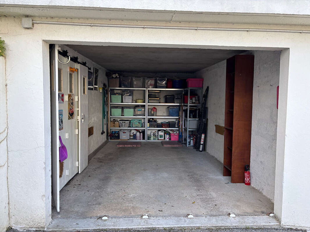 T.3 AURAY Vue sur SAINT GOUSTAN - 67 m² avec garage et cave - photo 7