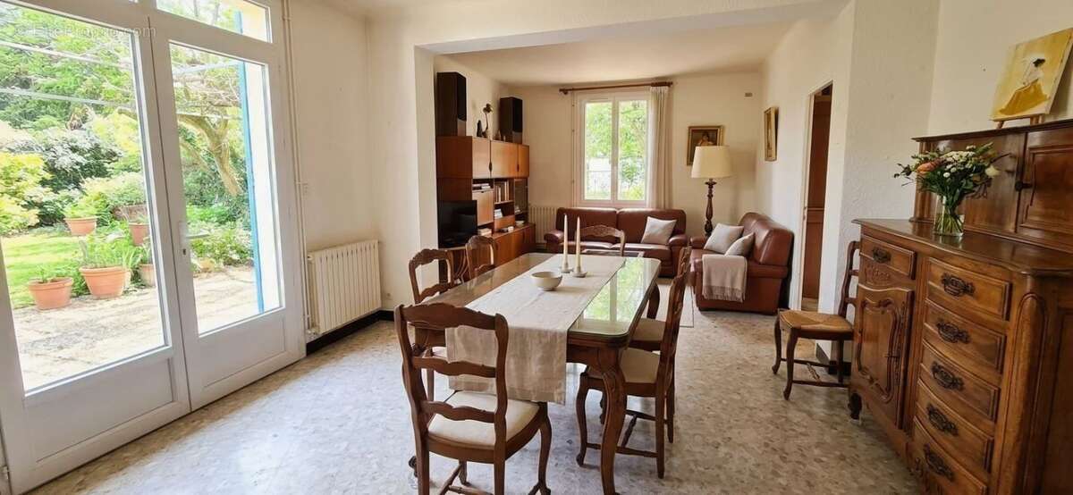 Maison à LE PONTET