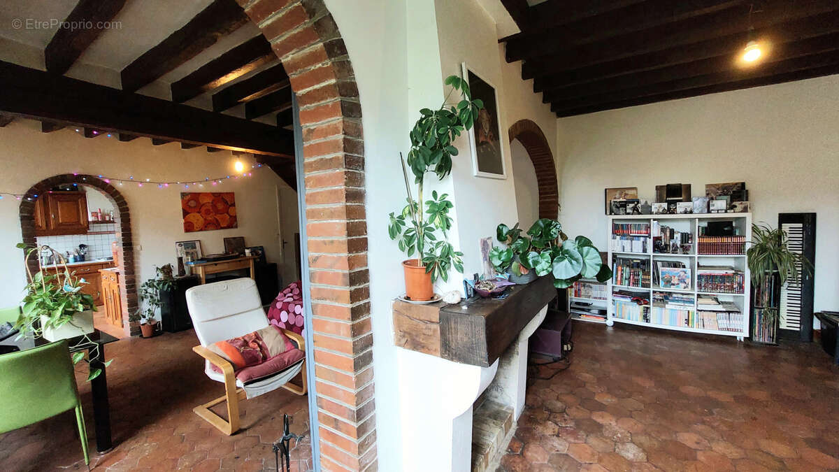 Maison à THORIGNY-SUR-OREUSE