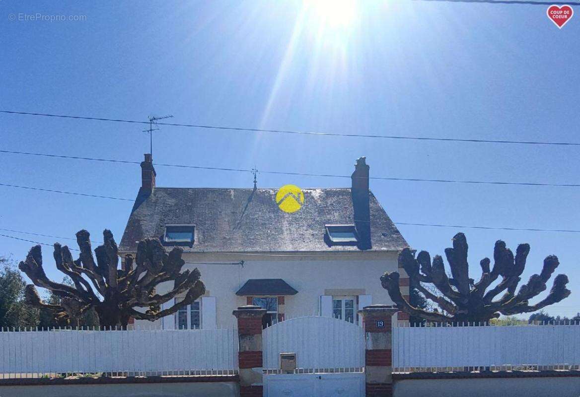 Maison à LA GUERCHE-SUR-L&#039;AUBOIS