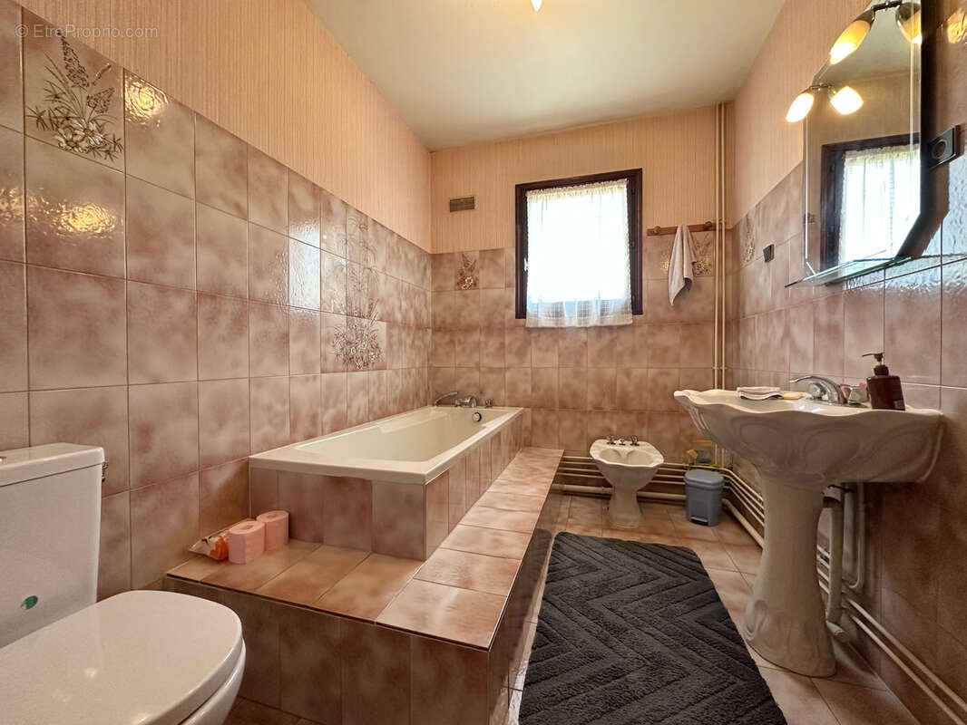 REIMS - Ensemble immobilier secteur AV. DE LAON / BLVD DES BELGES - photo 8