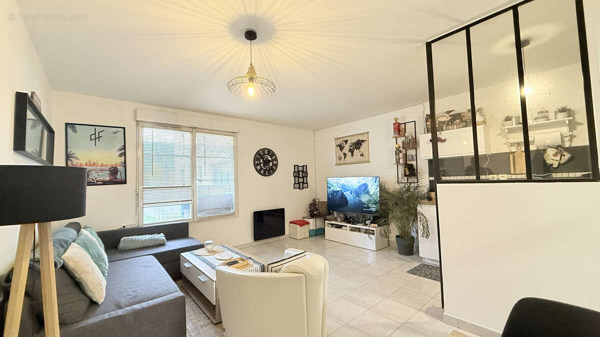 Appartement à LA VILLE-AUX-DAMES