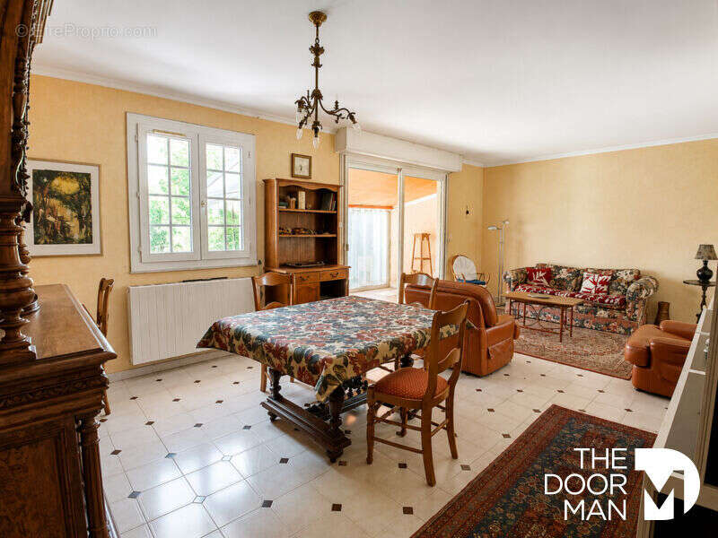Maison à FROUZINS