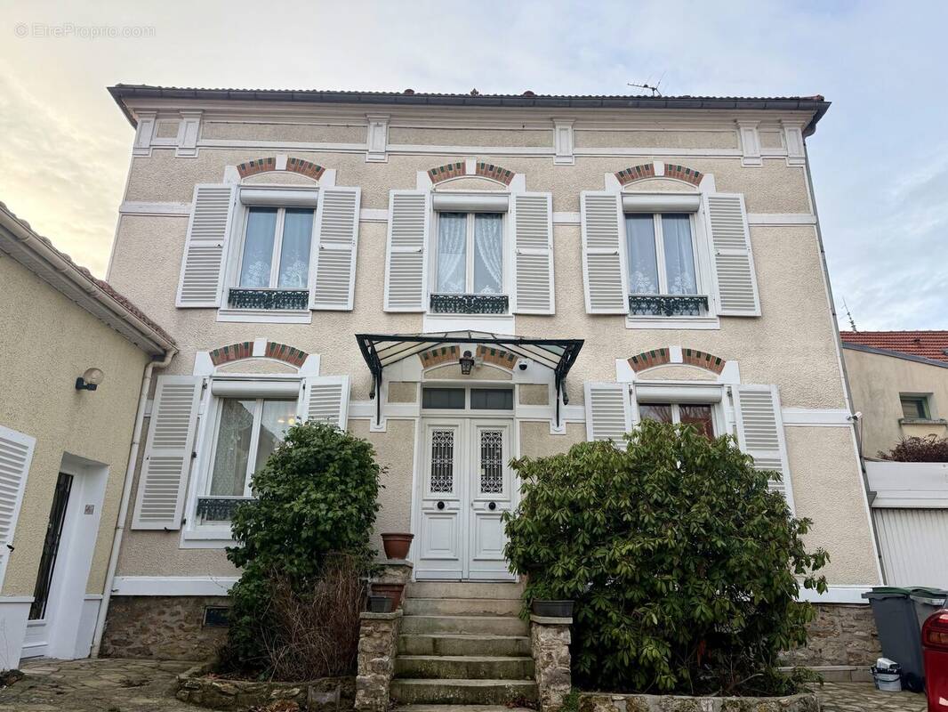 Maison à MONTLIGNON