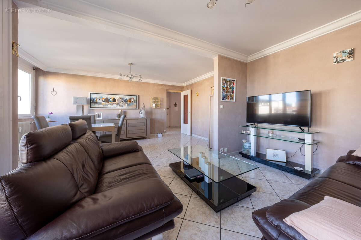 Appartement à SAINT-ETIENNE