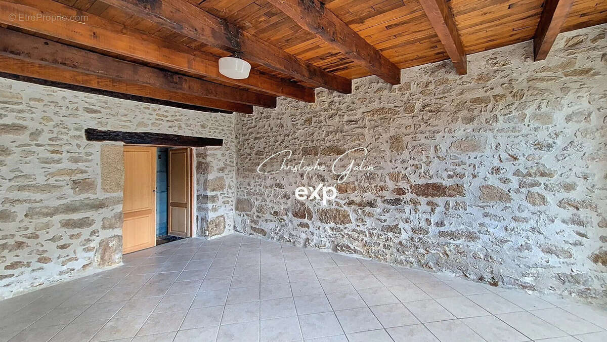 Maison à CHATEAUPONSAC
