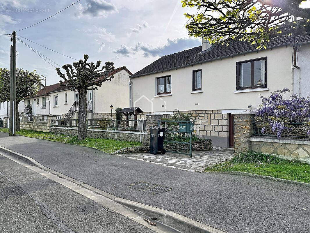 Maison à ROISSY-EN-BRIE