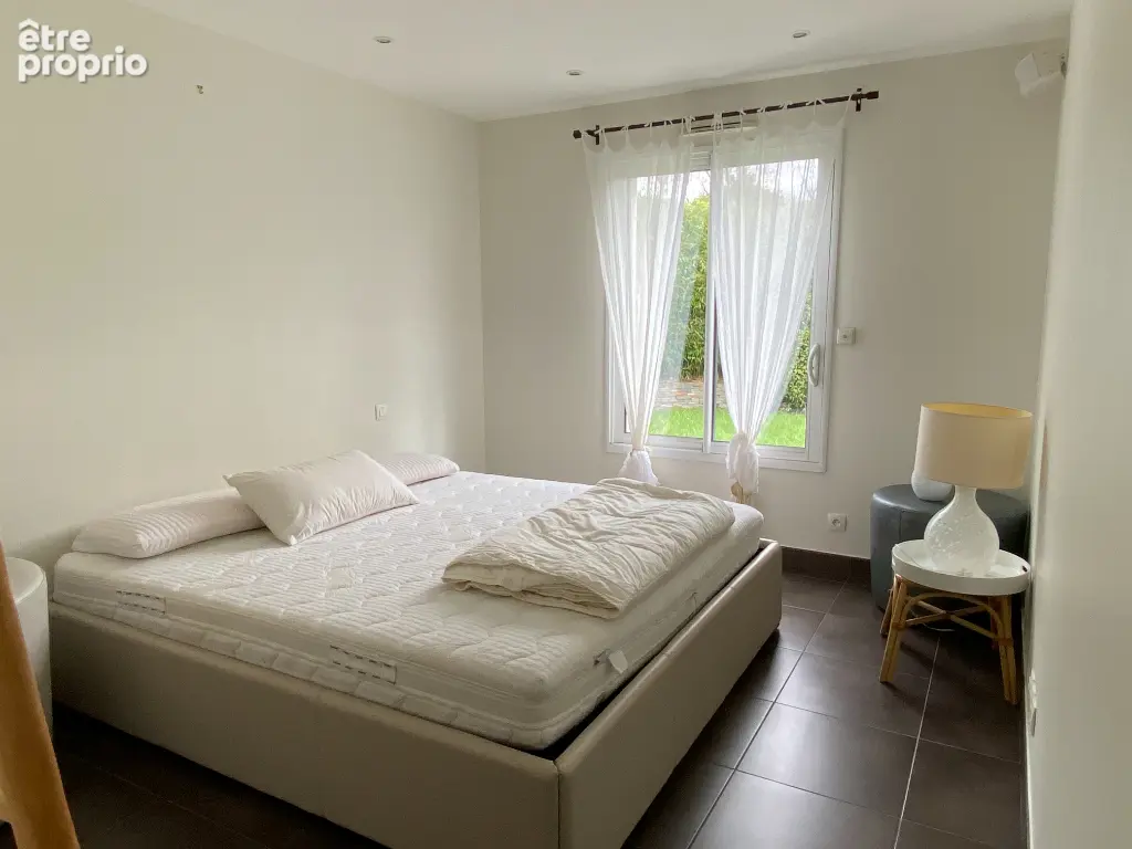 Maison contemporaine dans une rue au calme avec jardin paysagé et spa - photo 16