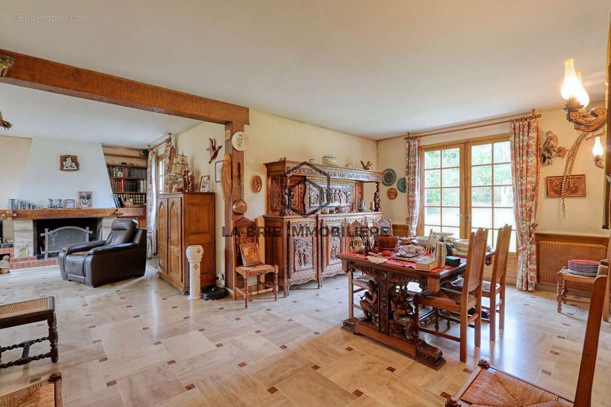 Maison 148 m² à Santeny  - photo 3