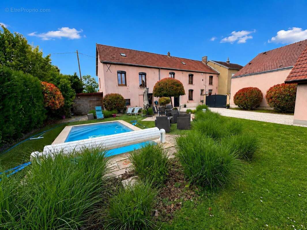 Maison à MARIGNY-LE-CHATEL