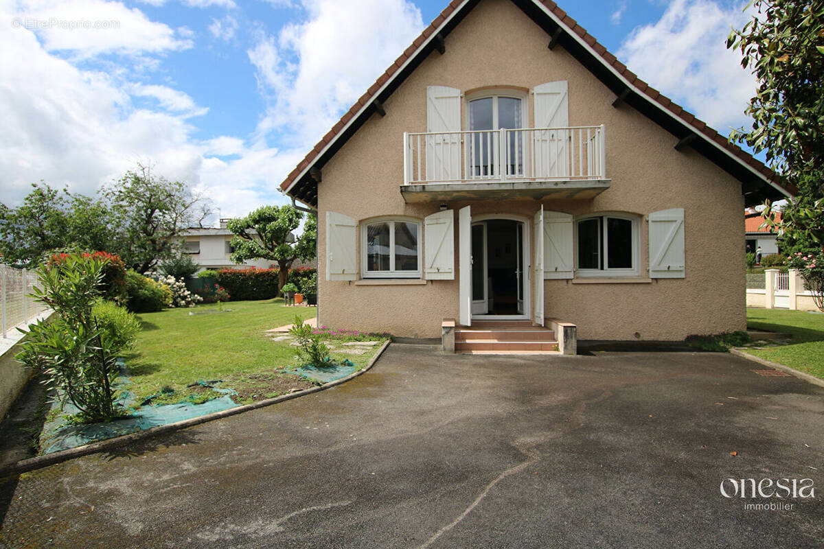 Maison à LONS