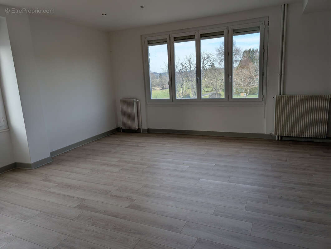 Appartement à LUBERSAC