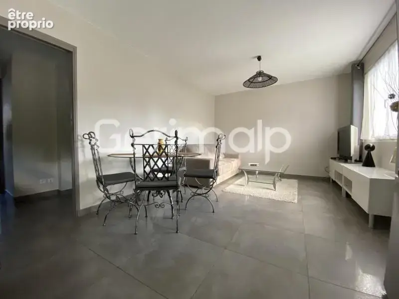 Vente - Appartement - 3 pièces + cuisine - 51 m² - 254 000 € - - photo 2