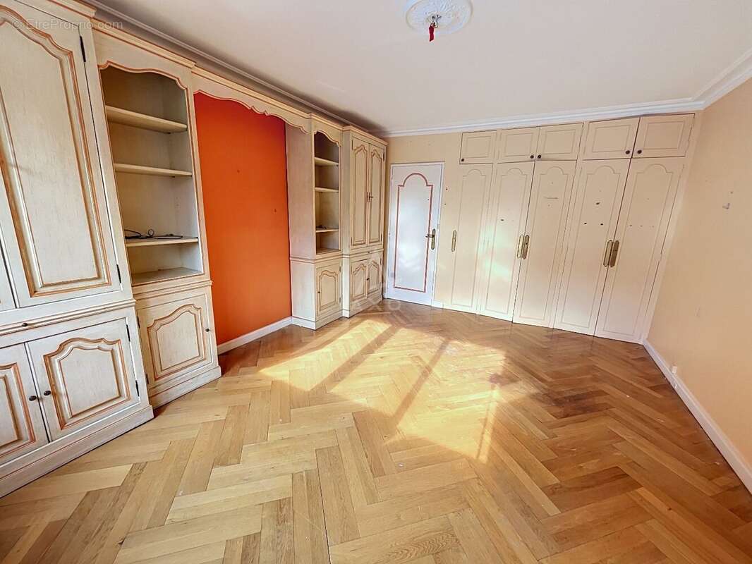 Appartement lumineux de 80,72 m²  Vue dégagée  Fort potentiel d'aménagement - photo 6