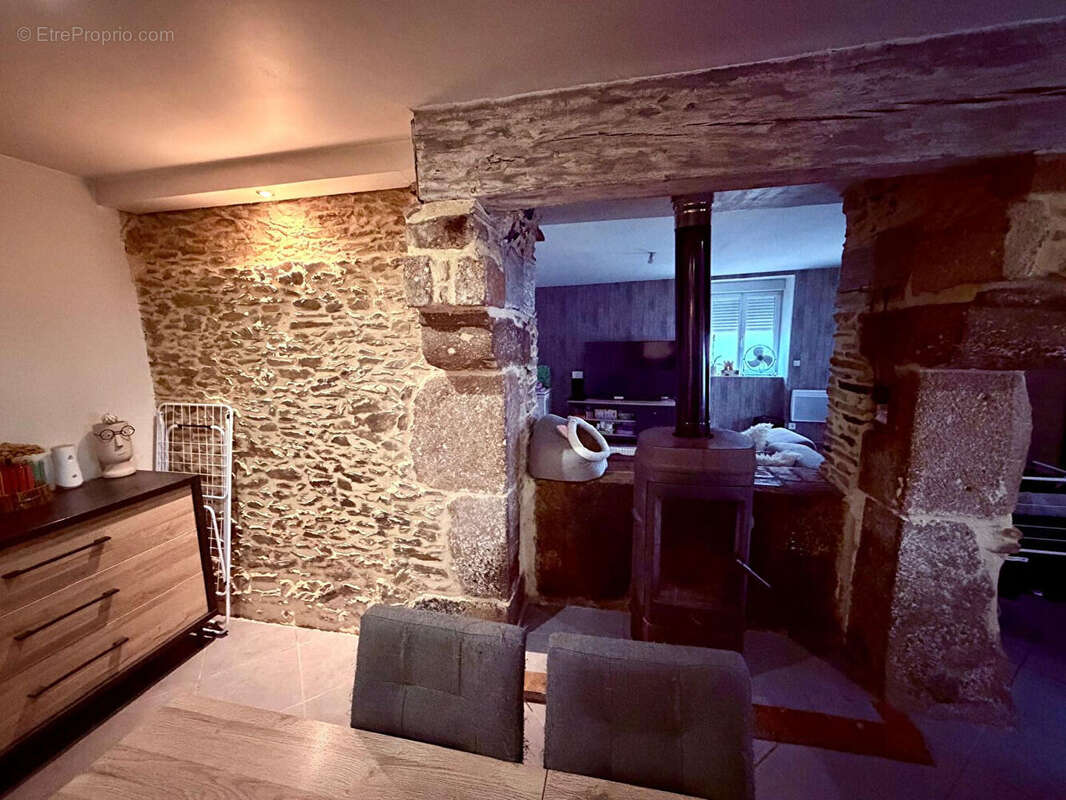 Maison à SOUGE-LE-GANELON