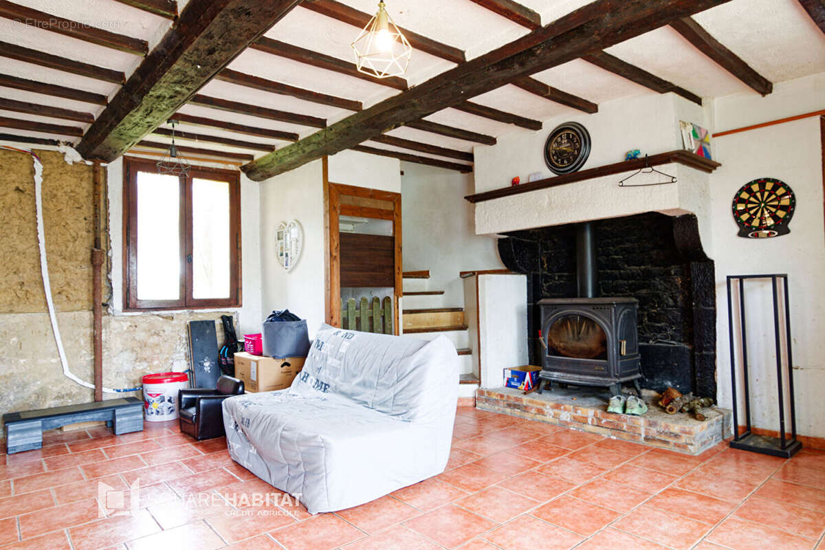 Maison à SAINT-SEVER-CALVADOS