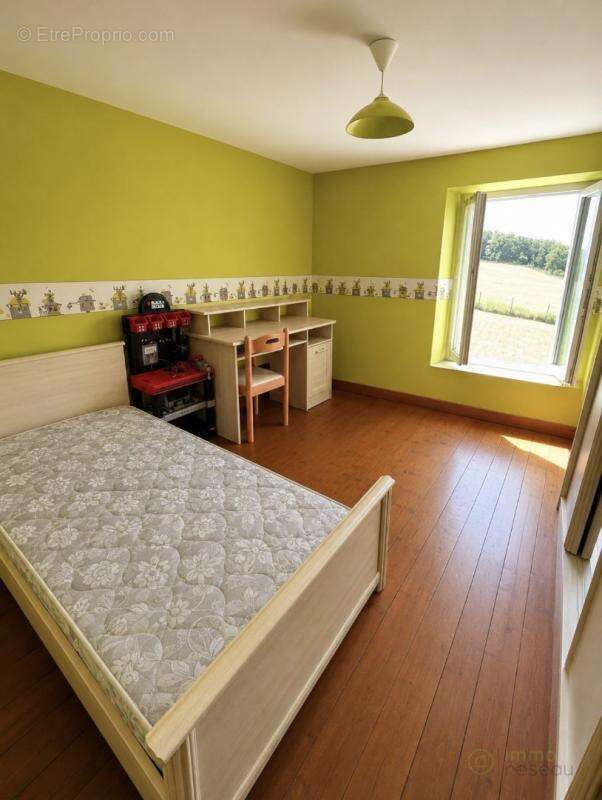 Maison 94 m² à Saint-Priest  - photo 14