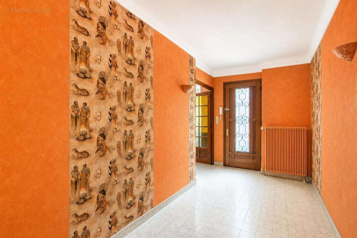 Maison à MEYZIEU