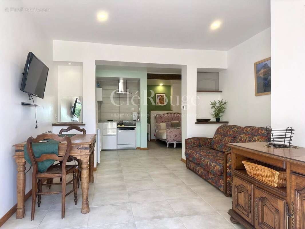 Eymet – Immeuble de rapport au cœur de la bastide avec maison, studio et local commercial - photo 18