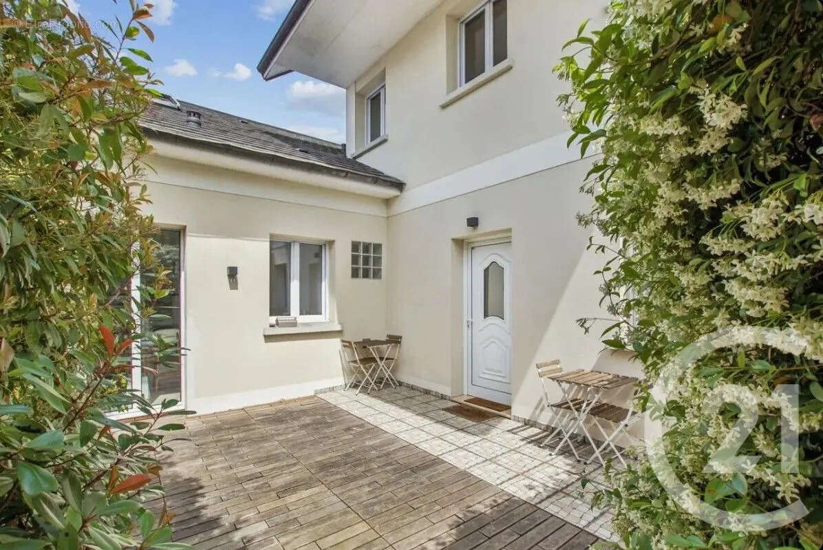 Maison à SAINT-MAUR-DES-FOSSES