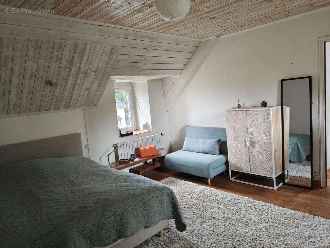 Propriété en pierre 208 m² dont 45 m² de véranda + grange 180 m² – Accessible PMR – 7000 m² – 20 min de Vannes! - photo 16