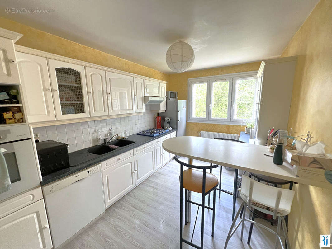 Appartement à LE MESNIL-ESNARD