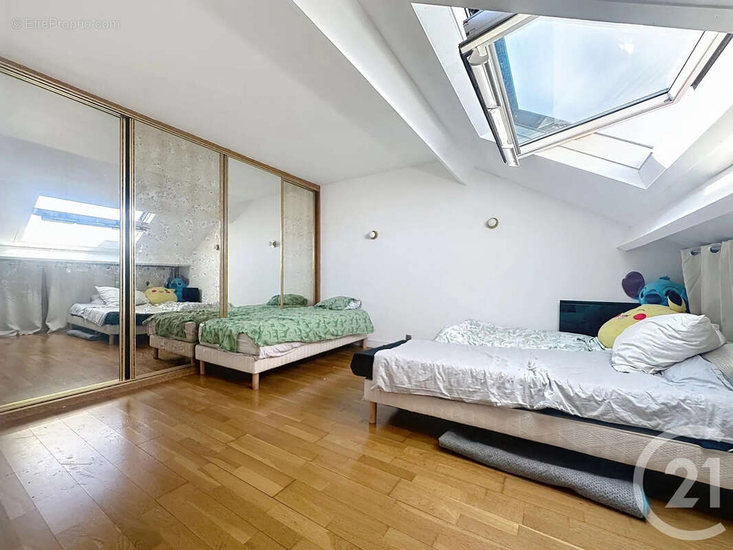 Maison 167 m² à Garges-Les-Gonesse  - photo 9