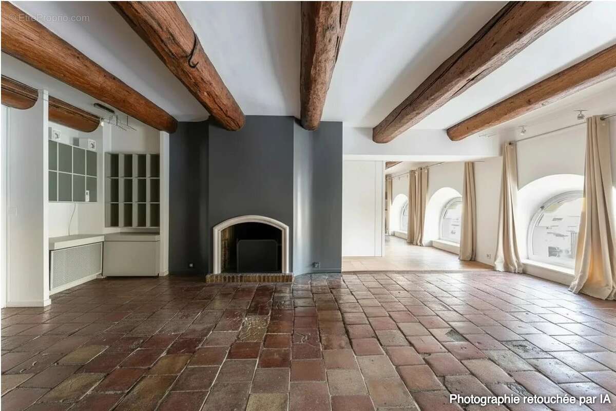 Appartement à MARSEILLE-1E