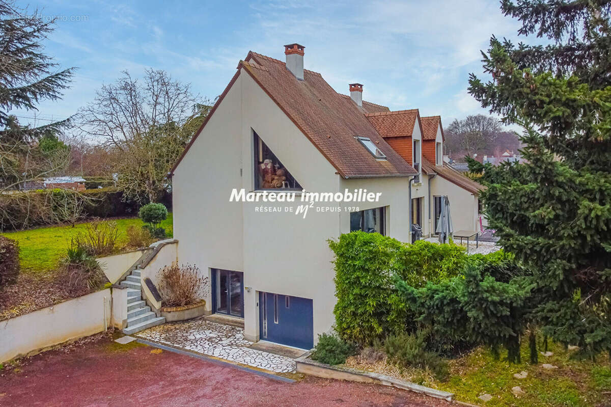 Maison à YVRE-L'EVEQUE