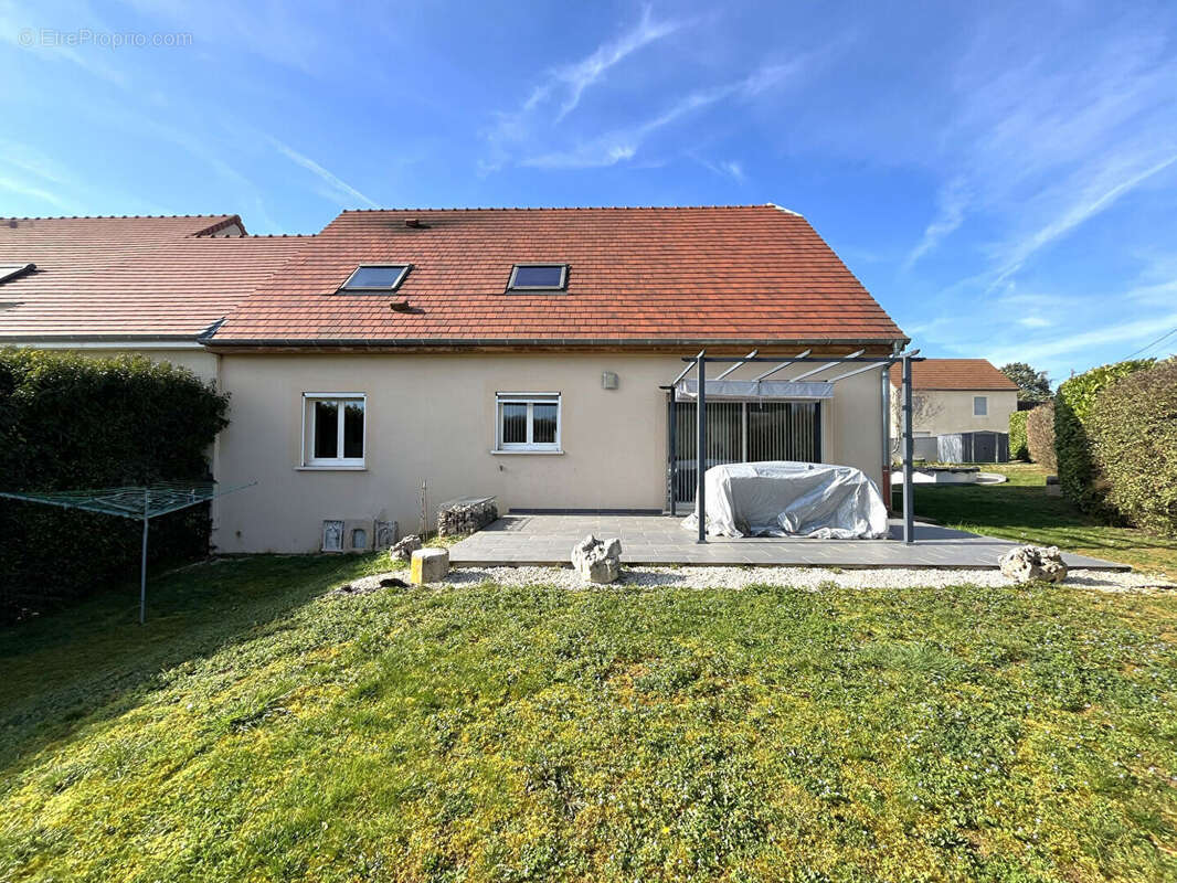 Maison à SAULON-LA-RUE