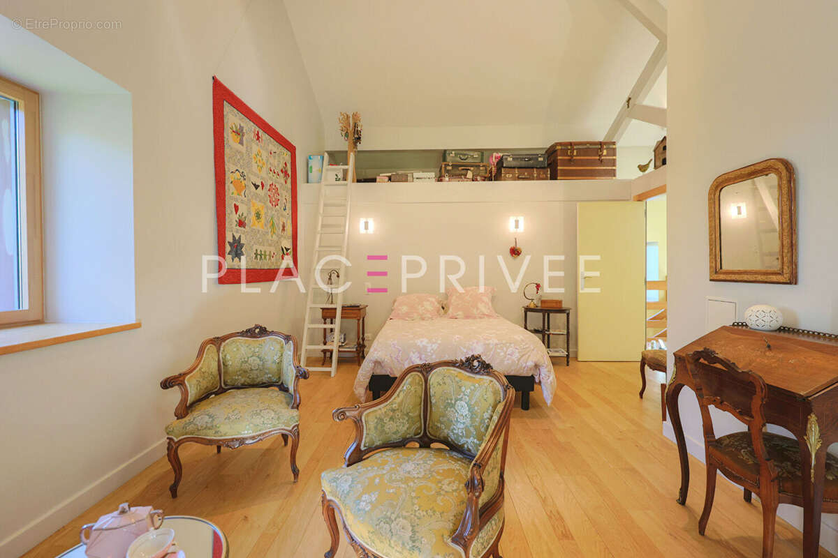 Maison à LA CHAPELLE-AUX-BOIS