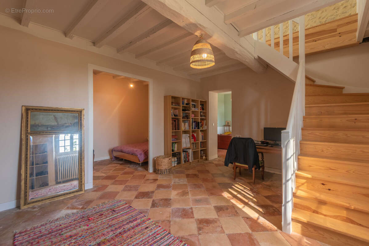 Maison à CAMBLANES-ET-MEYNAC