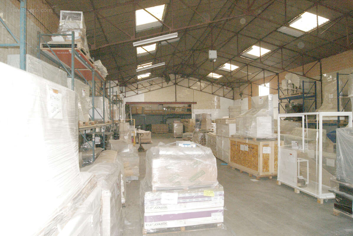 Commerce à SAINT-BONNET-DE-MURE