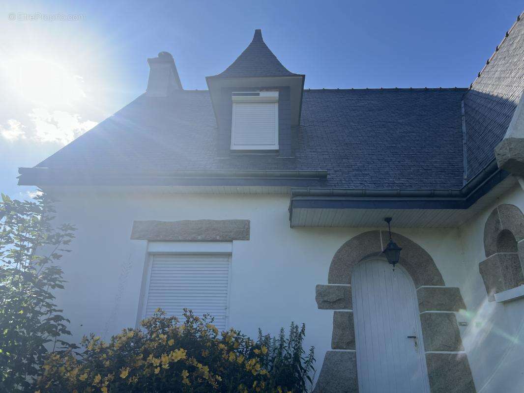 Belle néo-bretonne, située sur un terrain de 2500 m2 - photo 6