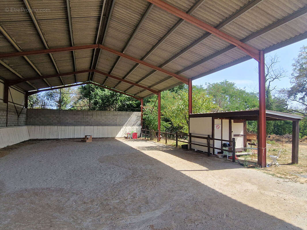 Centre équestre avec maison d'habitation, sur 16Ha - photo 10