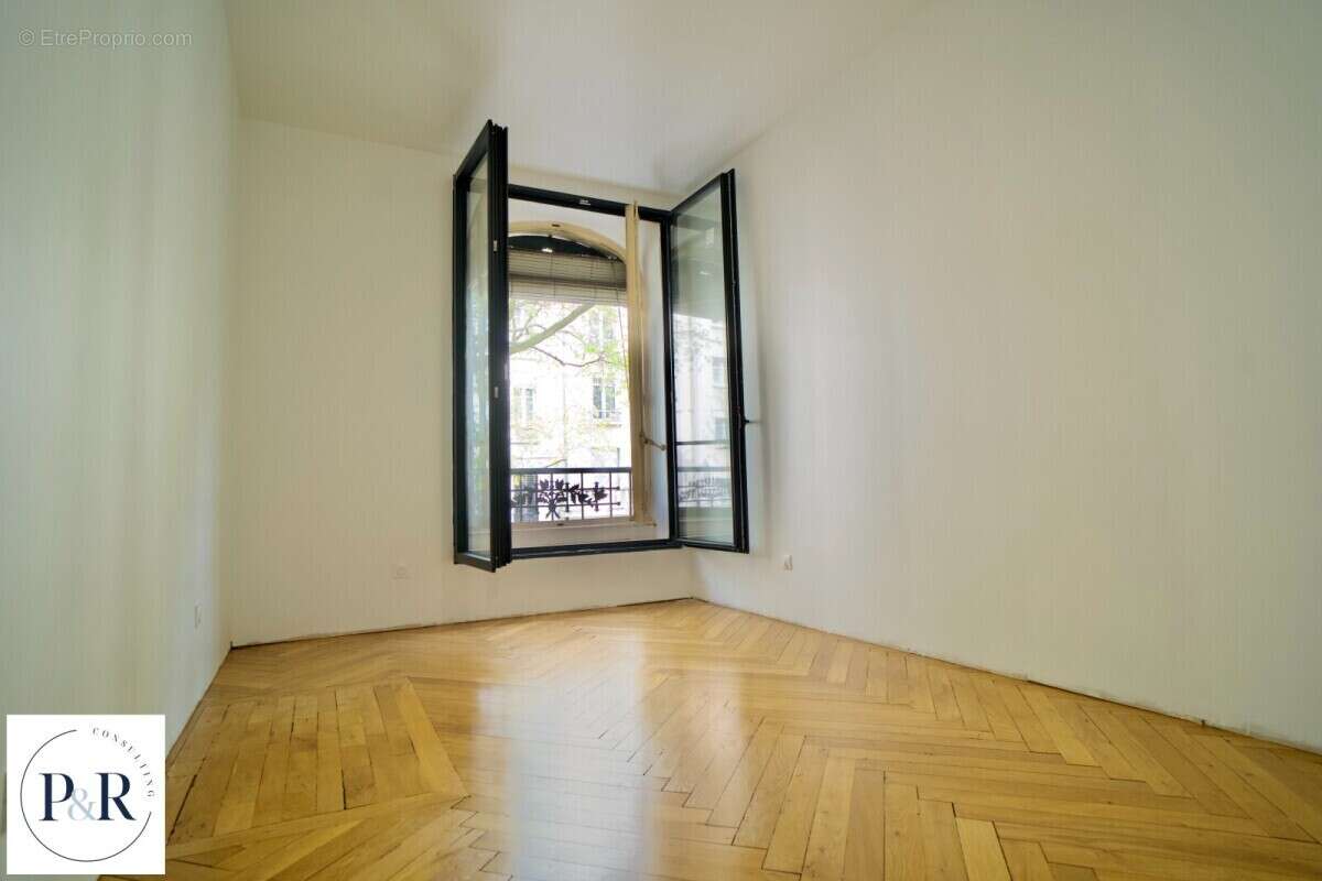 Commerce à LYON-6E