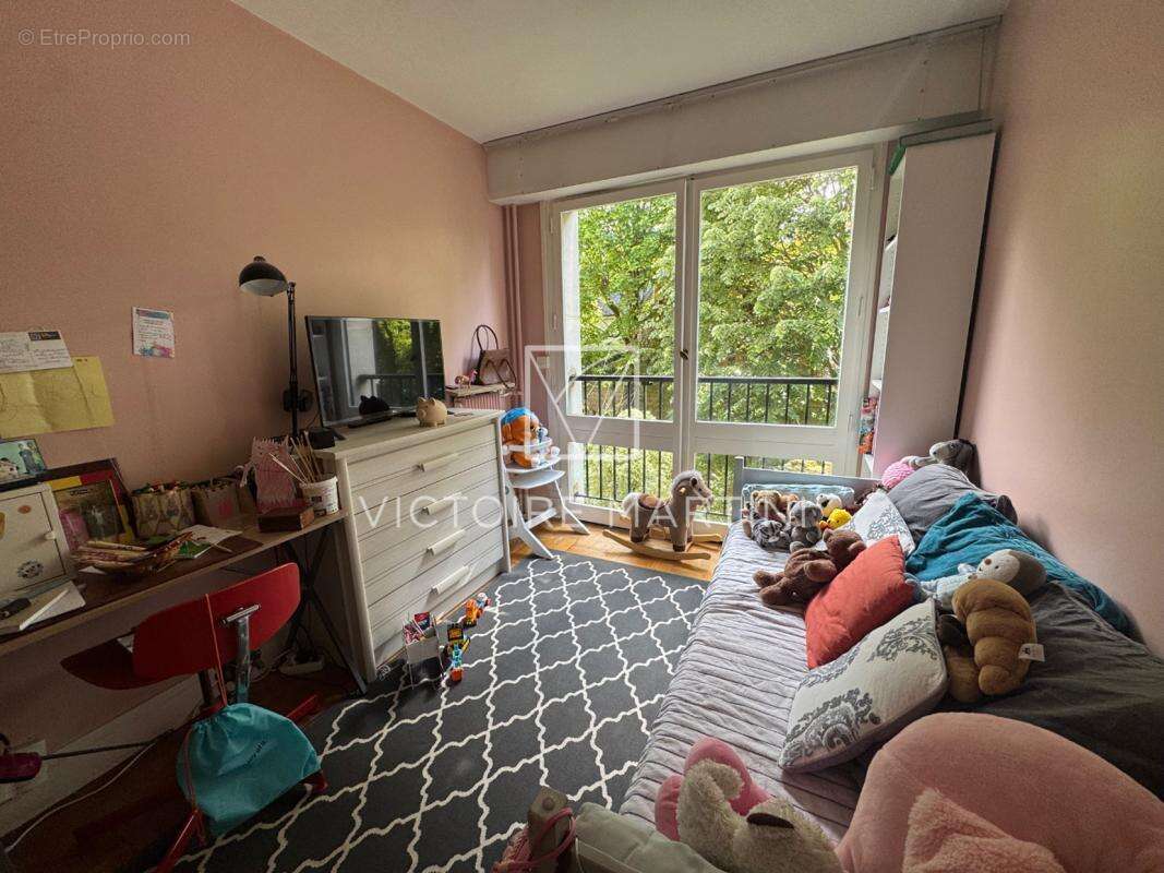 Appartement à VILLE-D'AVRAY