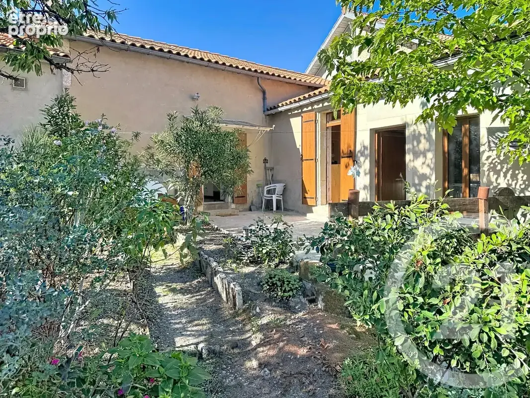 Maison 2 pièces 62 m² à vendre à Saint-Michel (16470) - photo 1