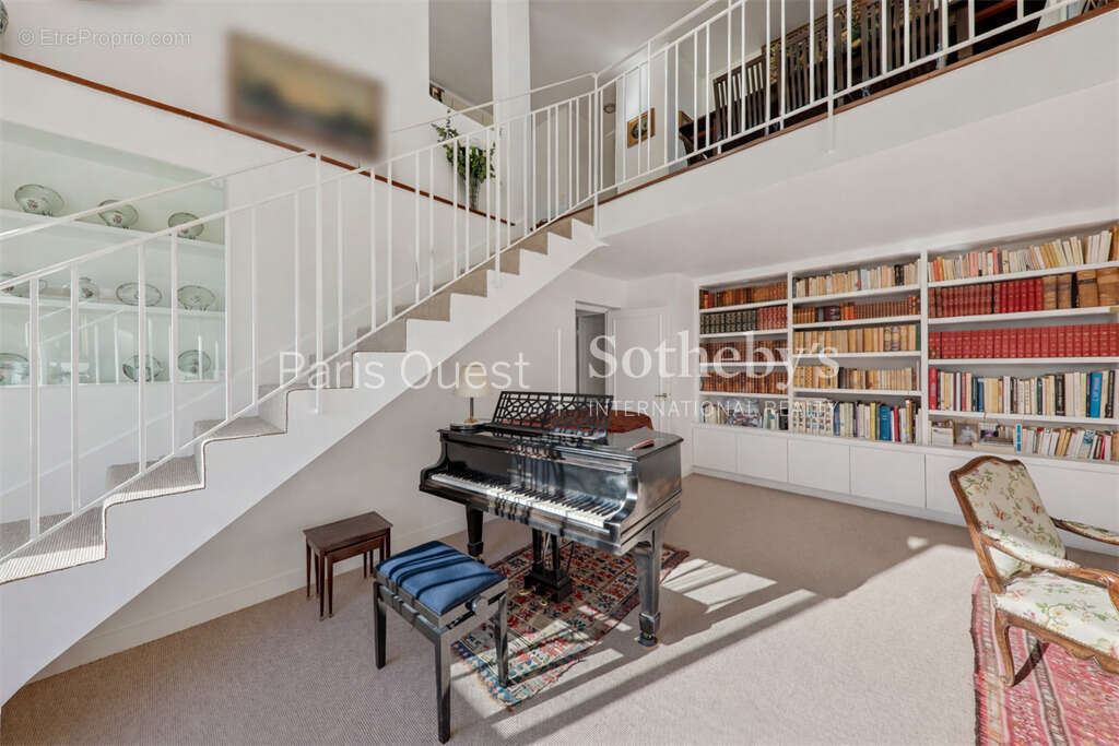 Appartement à NEUILLY-SUR-SEINE